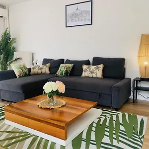 https://wonderful-place-near-vieux-port-56m2.fr-provencehotel.com