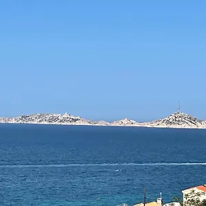 https://suite-sur-la-mer-marseille-corniche.fr-provencehotel.com